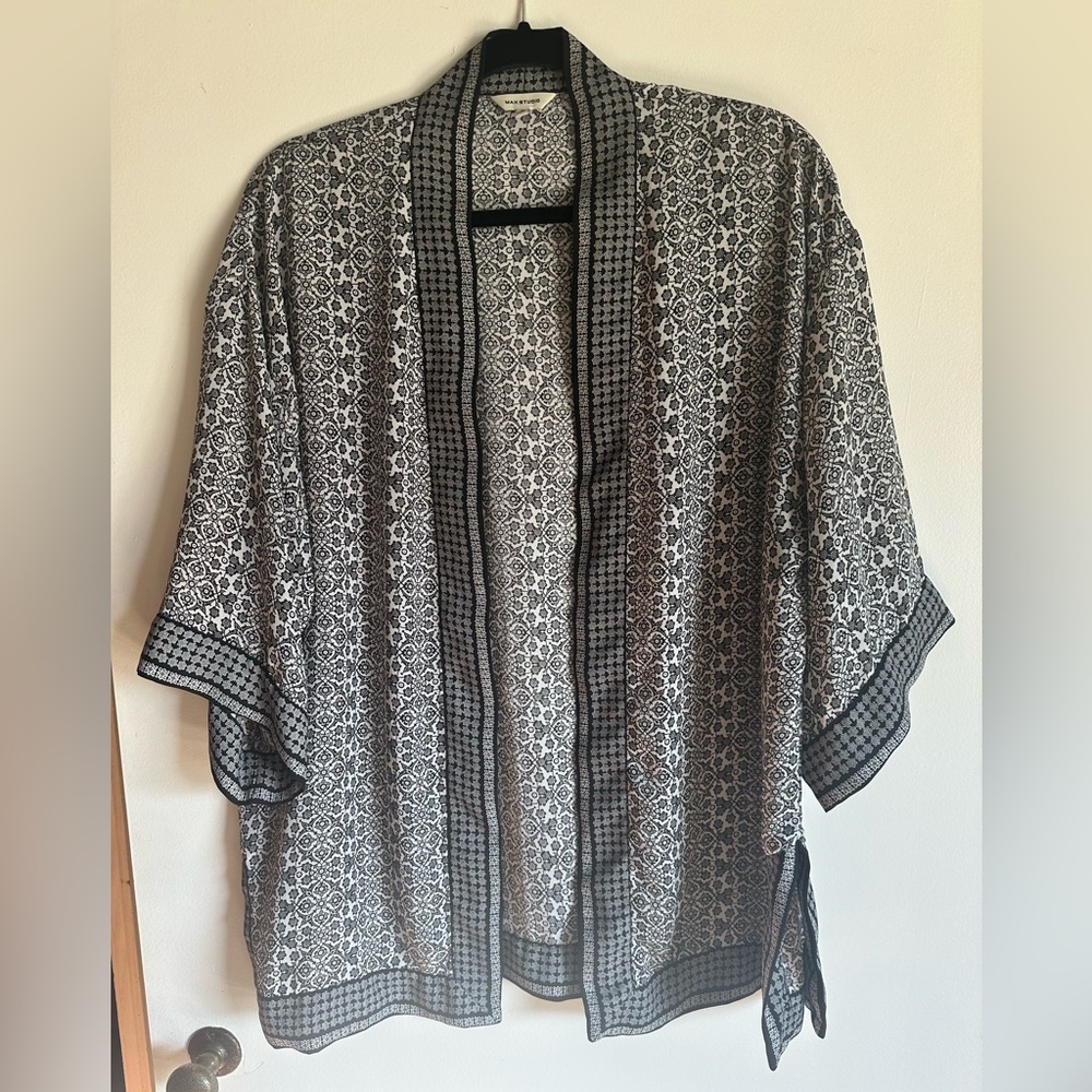 Max Studio Monochrome Kimono, size small